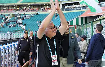 Konyaspor Başkanı Atiker'den zafer konuşması! 'İyi ki aileyiz'