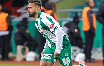 Konyaspor'da ayrılan orta saha oyuncusu eski takımına imza atıyor