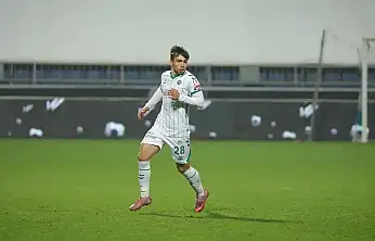 Konyaspor'da genç oyuncuya profesyonel imza