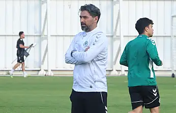 Konyaspor'da İlhan Palut'tan Jevtovic ve Enis Destan açıklaması