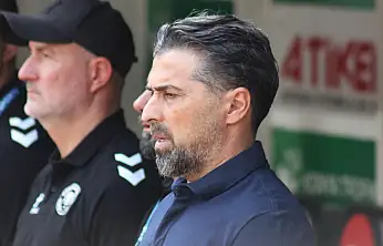 Konyaspor'da Palut'tan yayıncı kuruluşa 'kamera' serzenişi