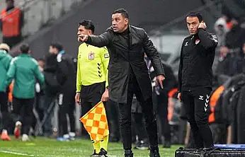 Konyaspor, öne geçtiği maçta Beşiktaş'a mağlup! Çağdaş Atan İstifa!