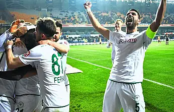 Konyaspor'un efsane futbolcusu antrenörlük kursuna başladı