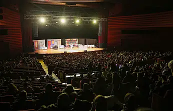 Selçuklu'da kahkaha tufanı! Genç Paldır Güldür Şov sahne aldı