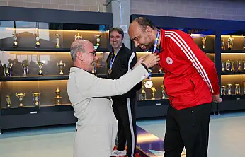 Selçuklu'da Masa Tenisi heyecanı: Şampiyonlar ödüllerini aldı!