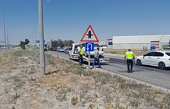 Son dakika: Konya 3 otomobil birbirine girdi trafik kilitlendi: 9 yaralı!