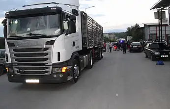 Son dakika: Konya'da dehşete düşüren kaza! 16 yaşındaki sürücü dur ihtarına uymadı, çekiciye arkadan çarptı!