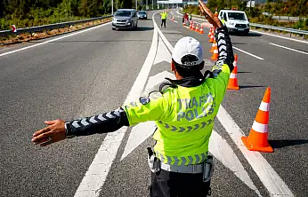 Sürücüler için uyarı yapıldı: Konya yolu trafiğe kapatıldı!