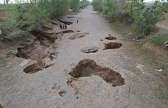 Toprak ayaklarımızın altından kayıyor! 150 bin kuyu Konya'yı yutuyor mu?