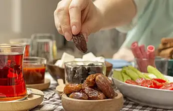 Uzmanı uyardı: İftarda ve sahurda bunlardan kaçının!