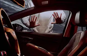 Vahşetin Böylesi: 19 Yaşındaki Genci Gasp Edip Soydular!