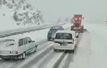 Yola çıkacaklar dikkat! Konya'nın o bölgesine kar yağışı başladı!