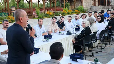 Başkan Kavuş gençlerle Müze Meram'da buluştu!