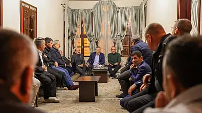 Başkan Kavuş, Meramlı muhtarlarla istişare toplantısında buluştu