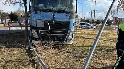 Konya'da ölümlü kaza! Kamyon otomobili biçti