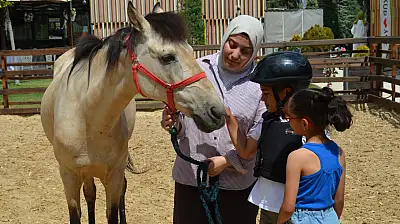 Konya'da özel çocukların hayatını değiştiren yöntem!
