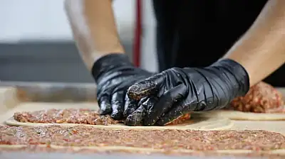 Konya'ya komşu ilden büyük saygısızlık! Etliekmek harcına bunu da kattılar! 