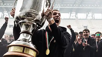 Konyaspor'un yeni transferi eski kulübüne veda etti!