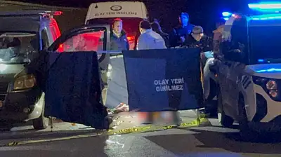 Önce boğazını kesti, sonra satırla saldırdı! Öfkeli kadın dehşet saçtı!