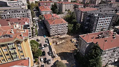 5 katlı binanın istinat duvarı çöktü