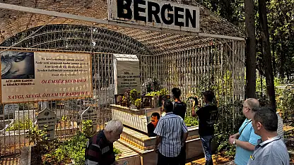 Bergen, ölümünün 37'nci yıl dönümünde Mersin'de mezarı başında anıldı
