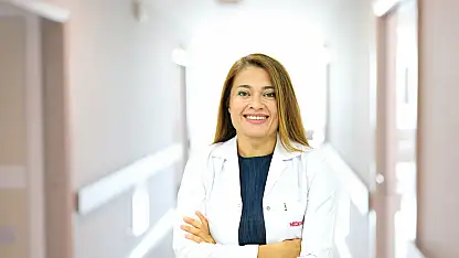 'Okul döneminde çocukların göz sağlığına ekran ve yakın çalışma uyarısı'