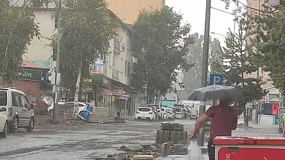 Sağanak ve dolu ulaşımı aksattı