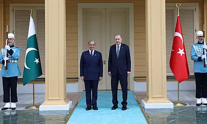 Cumhurbaşkanı Erdoğan, Şahbaz Şerif'i resmi törenle karşıladı