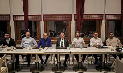 Konyaspor'da yönetim, teknik heyet ve futbolcular yemekte buluştu