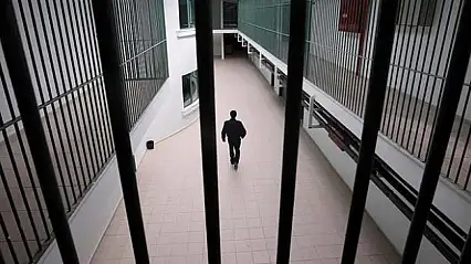 15-18 yaş grubuna müebbet hapis cezası mı geliyor?