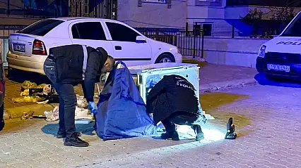 17 yaşındaki anne ve babadan dehşet veren vicdansızlık! Bebeklerini çöpe attılar!