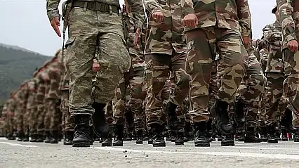 Bedelli askerlikte 28 gün kalkıyor mu? Açıklama geldi