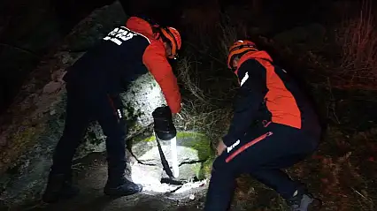 Define ararken canlarından oluyorlardı! Ekipler harekete geçti