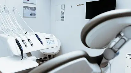 Diş Kliniğinde Kullanılan Temel Cihazlar