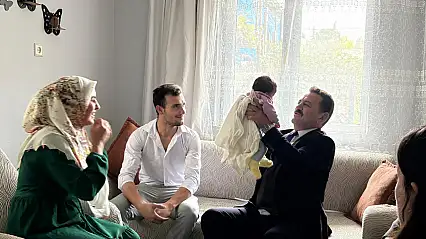 Evlilik kredisiyle yuva kuran çifte bakanlıktan bebek ziyareti!