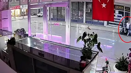 Hiç tanımadığı adamı bıçakla yaraladı, polisi görünce 'Game Over' diyerek teslim oldu