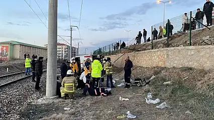 Konya yolunda işçi servisi devrildi: 1'i ağır 15 yaralı