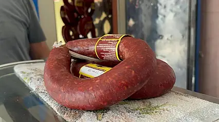 Manda sucuğu ve yoğurduyla fark oluşturdu