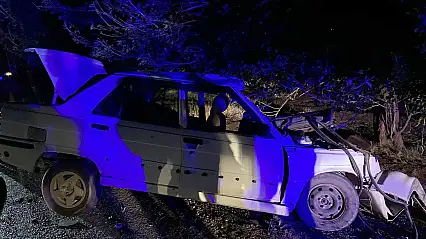 Otomobil ile tarım işçilerini taşıyan minibüs çarpıştı: 1 ölü, 7 yaralı!