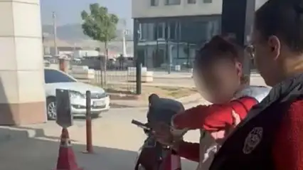 Savunmasız kediye taşla vurdu! Yakayı ele verdi