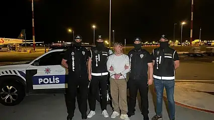 Suç örgütü lideri Serkan Kurtuluş Türkiye'ye getirildi