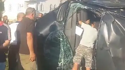 Tur minibüsü, kamyonet ve otomobil çarpıştı: 17 yaralı!