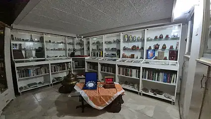 49 ülke ve 80 şehir gezerek yarım asırdır tarihi eser topluyor