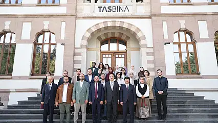 Uluslararası genç yazarlardan, Başkan Altay'a ziyaret