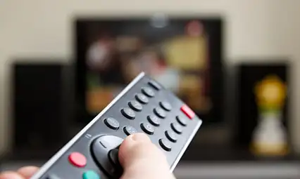 Evliler, bekarlara göre daha çok televizyon izliyor