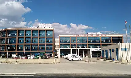 Konya'da hastanede dehşet anları! Görevliyi acımasızca dövdü!