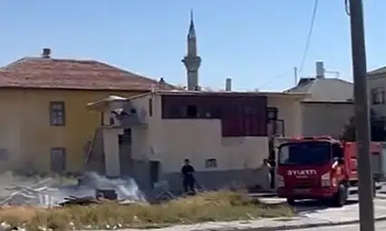 Konya'da iki ayrı ot yangını paniğe neden oldu