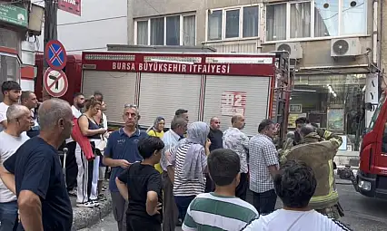 Korkutan yangın...Mahalleli sokağa döküldü!
