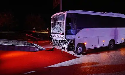 Tarım işçilerini taşıyan midibüs ile tır çarpıştı: 17 yaralı!