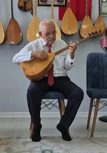 Gönüllerde taht kuran, yaşayan kültür hafızası Arif Çayır...